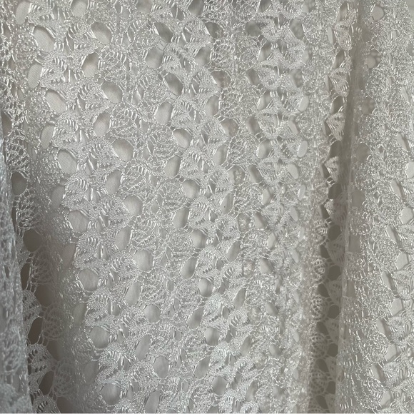 ⭐️(M) Lily Morgan| flowy white lace tank top - Picture 3 of 4